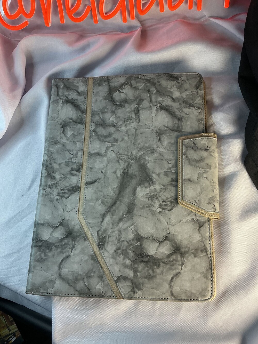 ★ Toplive Marble Executive Padfolio Portfolio Clipboard Organizer Gold Interior